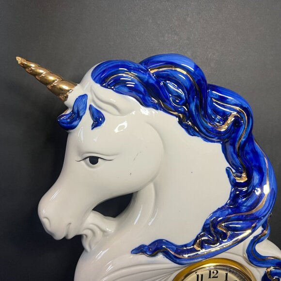 Vintage RARE Hand Painted Porcelain Blue & White Gold Unicorn Quartz Table Clock - Picture 3 of 12